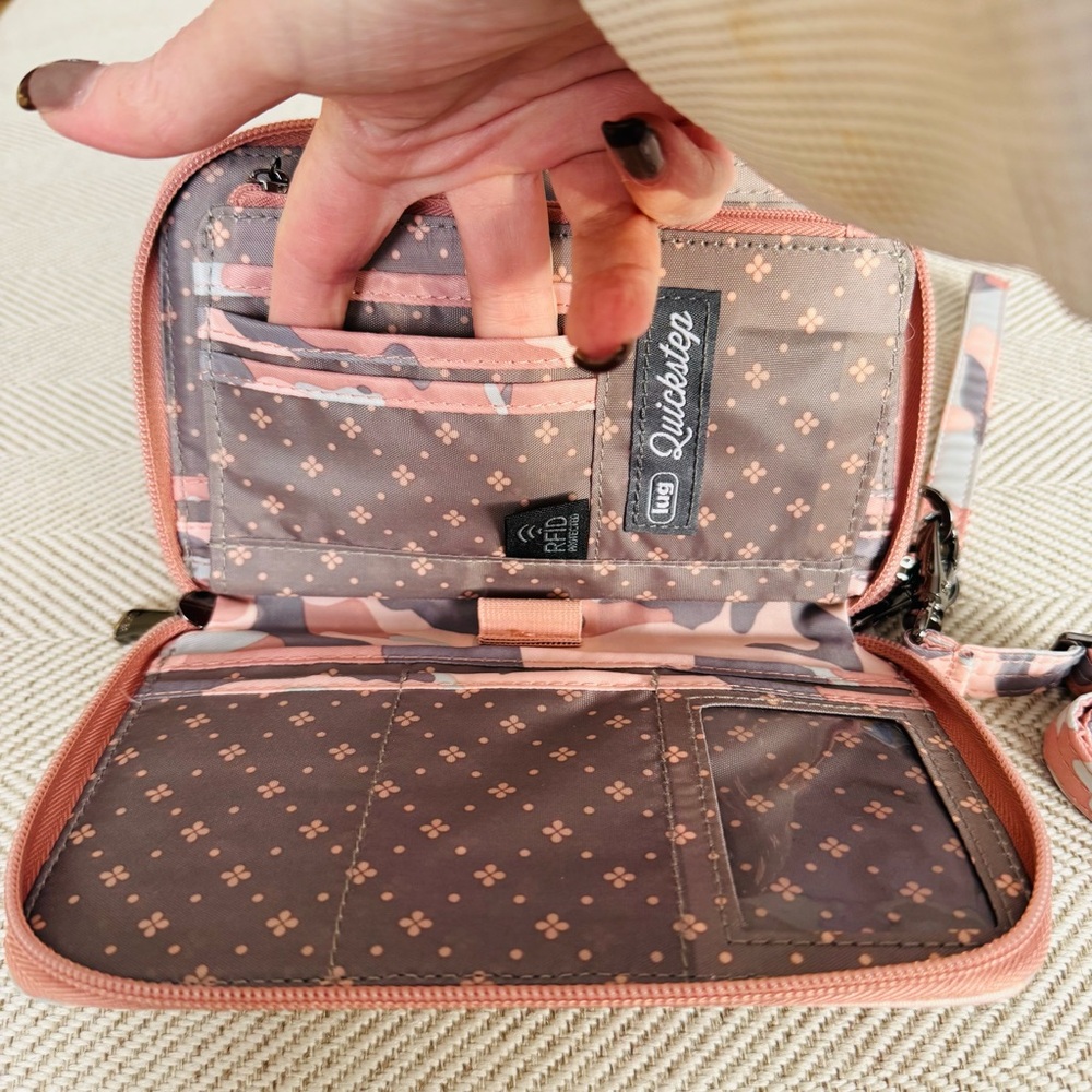Lug Pink and Gray Camouflage Quilted Clutch - Picture 6 of 16